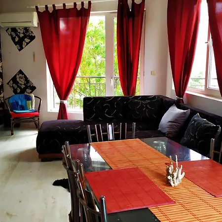 Apartament Nikol מלון דירות בורגאס